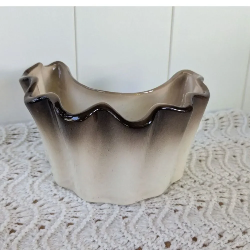 Unique Delee Art Crescent Shaped, Scalloped Edge Pottery Planter